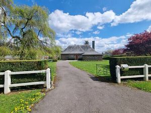 Magnifique villa bâtie sur un terrain joliment aménagé !