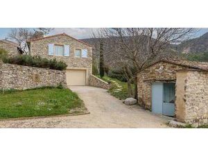 Maison avec piscine et terrasse Roche-Saint-Secret-Béconne (26)