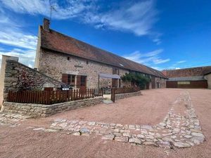 Maison de luxe de 6 pièces en vente à Saint-Martin-de-Salencey  France