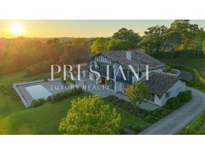 Vente maison 8 pièces 482 m² Arbonne (64210)