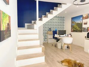 Boutique de 62 m² à vendre à SEVRES : Centre Ville  entrée indépendante  linéaire de façad