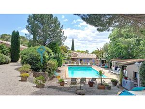 NÎMES- 30- Maison avec gîtes de 409m2 sur terrain de 2870m