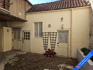 Jolie maison avec cour en plein centre-ville commerces et