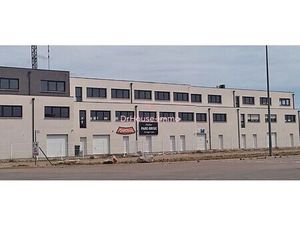 A LOUER BUREAU D'AFFAIRES AMENAGE de 13 m2