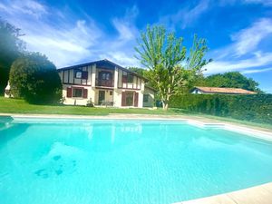 Vente maison 7 pièces 130 m² à Anglet (64600)  780 000 €
