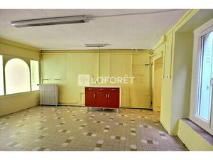 Maison de ville environ 142 m² avec courette et dépendances