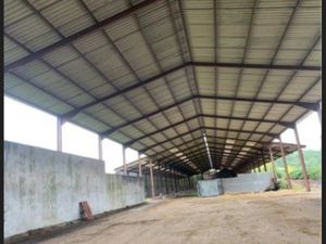 Local professionnel à vendre VILLENEUVE LES GENETS 4300m2 157 500€