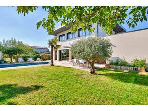 Belle Maison contemporaine au coeur de Sathonay Village.