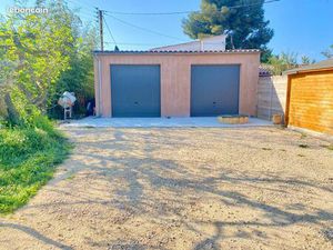 Location garage / entrepôt 29 45 m2 pour stockage à 5 mn du port de Sanary et de la gare d