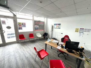 Achat Local Professionnel 66m² LAGUIOLE 12210