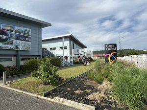 Location Local Professionnel 487m²