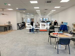 Location Local Professionnel 200m² DOMMARTIN 69380
