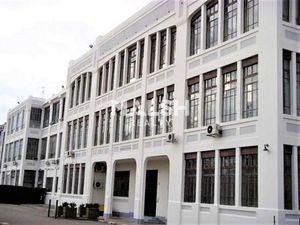 Location Local Professionnel 264m²