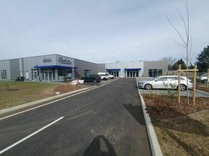 Location Local commercial 296m² THIERS 63300