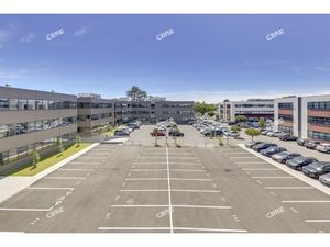 Location Local Professionnel 327m²