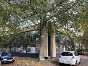 Location Local Professionnel 570m²