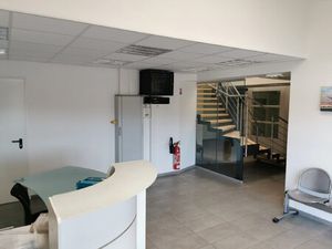 Location Local Professionnel 193m²