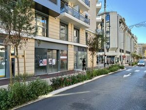Location Local commercial 221m² ANTIBES 06600