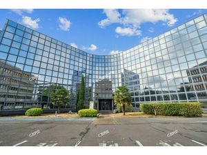 Location Local Professionnel 3 149m²