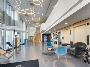 Location Local Professionnel 8 655m² SEVRES 92310