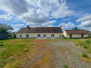 A VENDRE - MAISON DE PLAIN PIED A VILLAINES SOUS MALICORNE