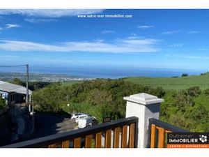 Vente maison 5 pièces 240 m² à Saint-Louis (97450)  318 000 €