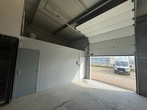 Location Local d'activité à LESPINASSE