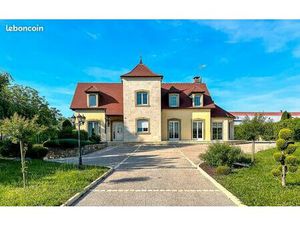 Maison 9 pièces 180 m²