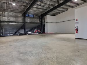 LOCAL 950 m2 EN ZI