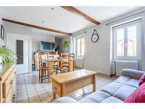 Vente maison 8 pièces 149 m² à Volvic (63530)  209 000 €