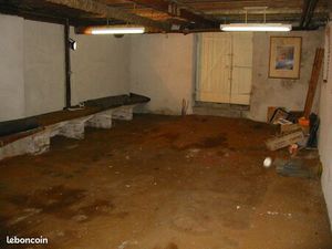 Vente tres grande cave a cahors hyper centre