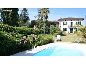 Maison 10 pièces 285 m²