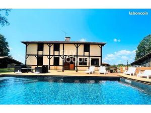 Maison 7 pièces 260 m²