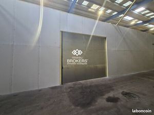 Local 300 m² Mitry-Mory