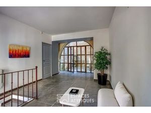 Appartement de charme avec cour extérieure en plein coeur de village