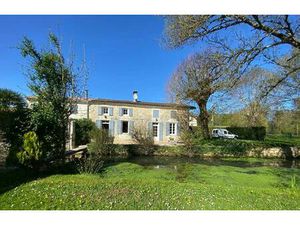 Vente maison 3 pièces 166 m² Saint-Hilaire-de-Villefranche (17770)