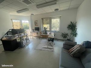 Bureau 26m² climatisé - Fibre - Chauffage gaz - Parking - Vieux-Thann