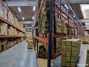 Local industriel 1 200 m²