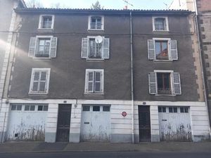 Vente maison 12 pièces 559 m² à Thiers (63300)  37 000 €