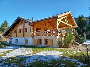 LES BOUCHOUX : Chalet à la montagne