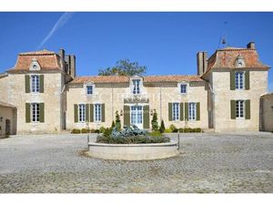 Turnkey Vineyard Of 5.5 Ha For Sale In Pomerol