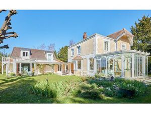 Maison Sallenelles m² T-7 à vendre  798 000 €