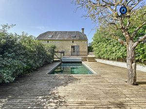 MAISON EN PIERRE AVEC PISCINE ET GRANGE