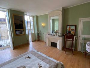 Maison de bourg de Sauveterre De Guyenne proche Langon 122 m2 avec local commercial