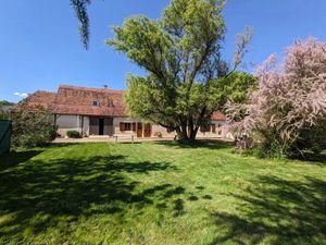 Vente maison 10 pièces 222 m² à Arpheuilles (18200)  307 400 €