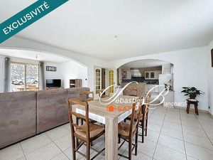 Grande bâtisse au calme avec jardin et multiples possibilités – à découvrir sans tarder !