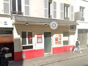 Local commercial de 130 m2 de plain-pied rue de la croix-nivert