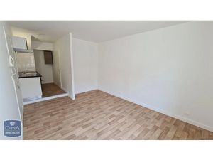 Appartement à louer 1 pièce 21.7 m² - Lusignan (86) - 353€