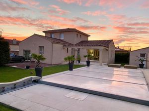 AUBORD Splendide villa 163m2 5 pièces avec piscine