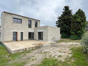 Vente maison 4 pièces 130 m² à L'Isle-sur-la-Sorgue (84800)  365 000 €